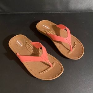 Okabashi flip flop sandals Size S